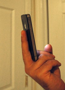 Proper Way to Hold iPhone 4